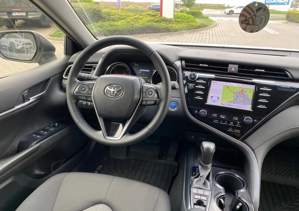 Toyota Camry cena 109900 przebieg: 97266, rok produkcji 2020 z Kalisz małe 562